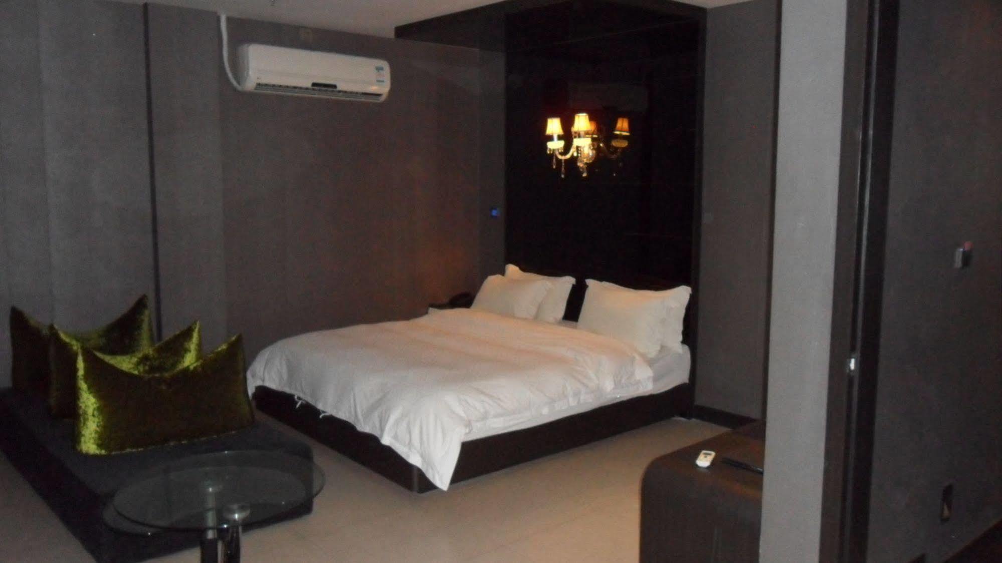 Qingdao Heng Bo Hotel Екстериор снимка