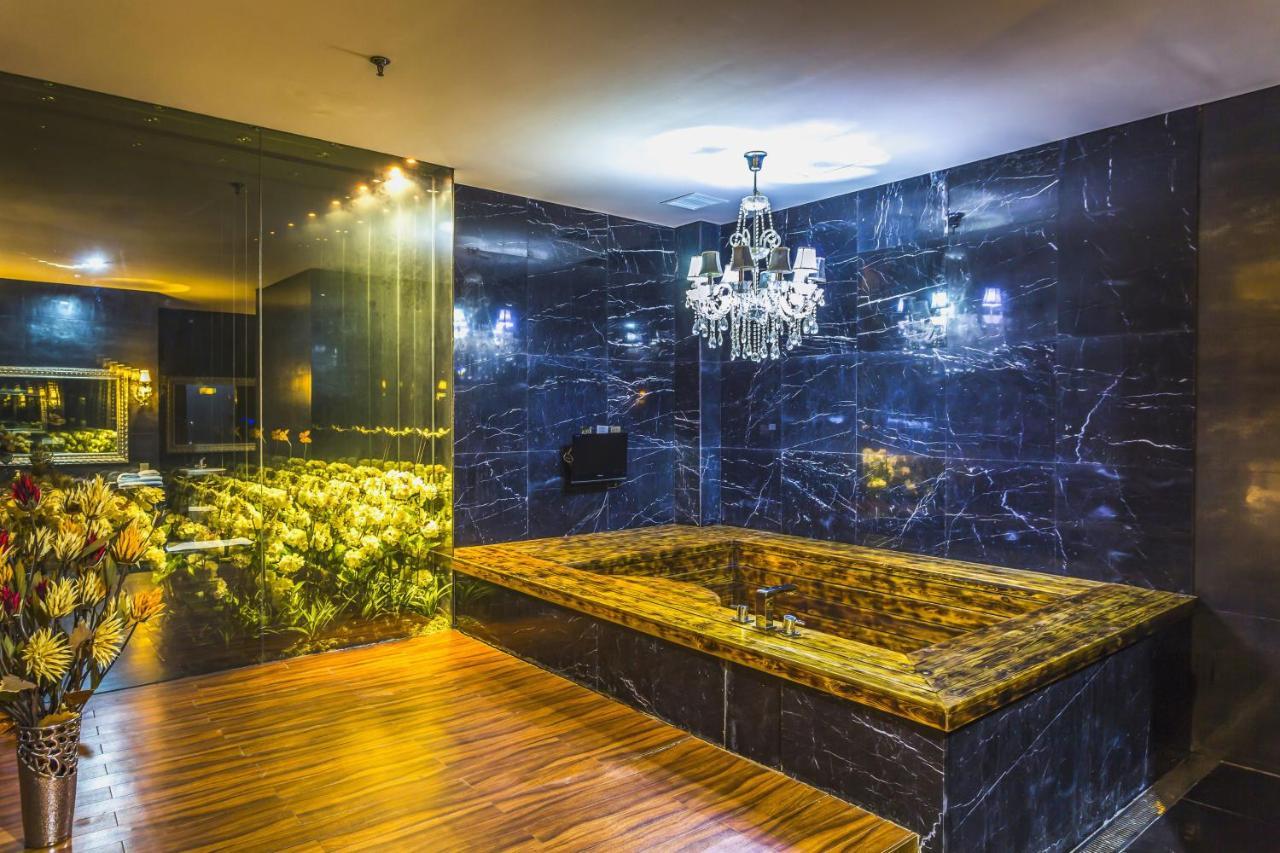 Qingdao Heng Bo Hotel Екстериор снимка